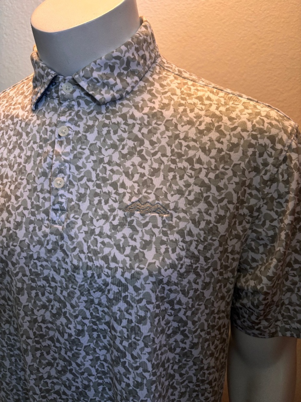 Awesome mens large Fundamental Coast golf polo